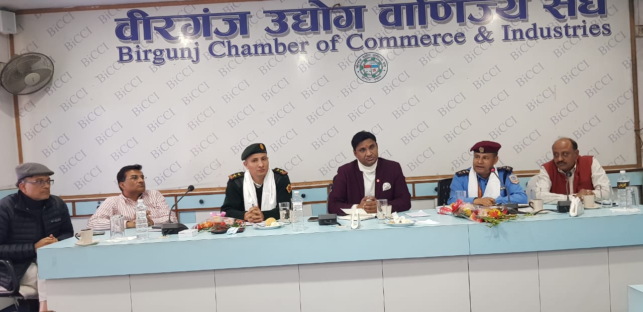 You are currently viewing पुलीस उपरीक्षक रमेशकुमार आ चण्डी प्रसाद गणके गणपति से बीउवा संघ के भेटमुलाकात