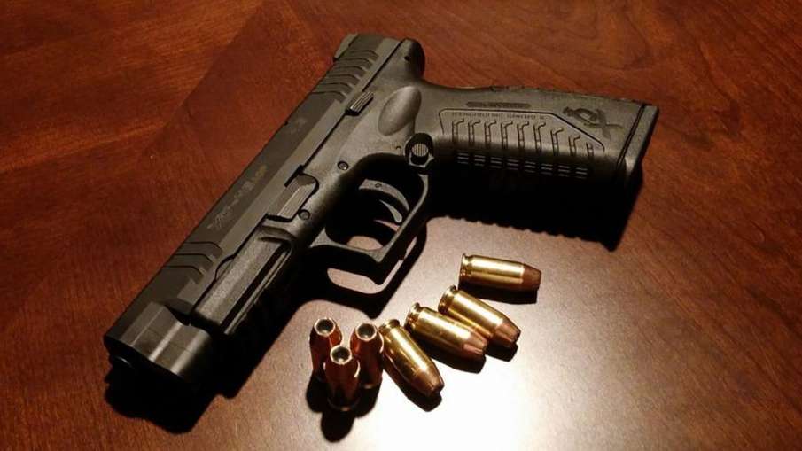 You are currently viewing २ वर्षीय बालकले बुवालाई हान्यो गोली, हत्याको आरोप आमा माथि