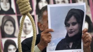 Read more about the article हिजाब विवादमा फसेको इरान सरकारले नैतिकता प्रहरीलाई गर्यो निलम्बित