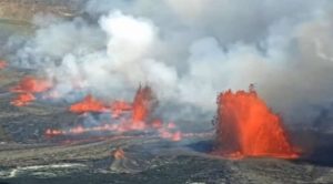 Read more about the article इन्डोनेसियामा ‘माउन्ट मेरापी’ ज्वालामुखी विष्फोट हुँदा ११ आरोहीको मृत्यु