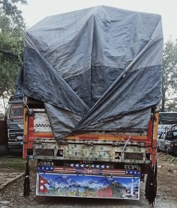 Read more about the article पर्सा प्रहरीद्वारा बिलबिजक भन्दा बढी खुद्रा समान लोड रहेको ट्रक नियन्त्रणमा