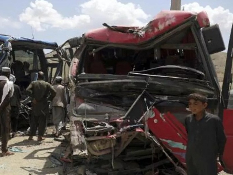 You are currently viewing अफगानिस्तानमा बस दुर्घटनामा परी २१ जनाको मृत्यु
