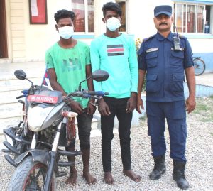 Read more about the article मोटरसाईकल चोरीमा संलग्न २ जना पक्राउ