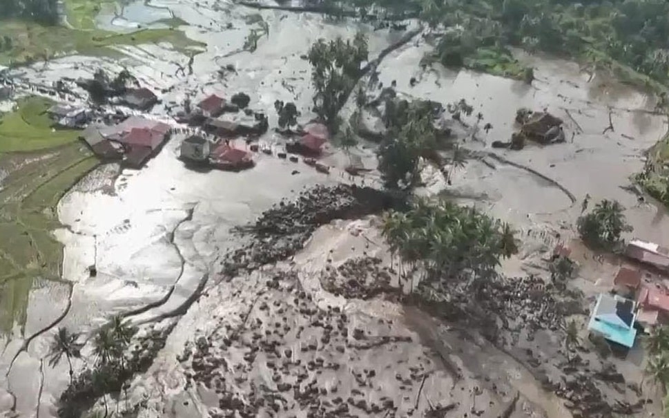 You are currently viewing इन्डोनेसियामा बाढीका कारण ३७ जनाको मृत्यु