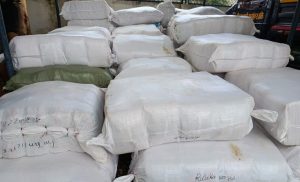 Read more about the article भण्डारण गरिराखेको ३८ लाख भन्दा बढीको कपडाहरु बरामद